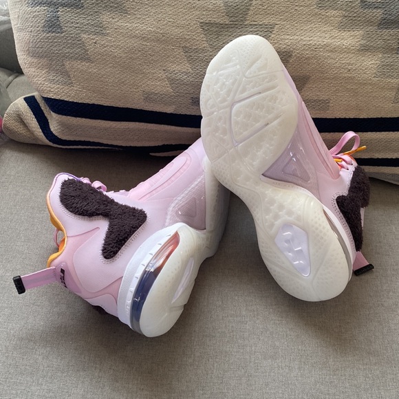 NIKE Lebron IX Regal pink multicolor NWT 9 - Picture 10 of 14